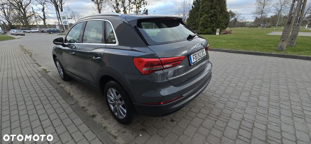 Audi Q3 2.0 TDI S tronic design - 5
