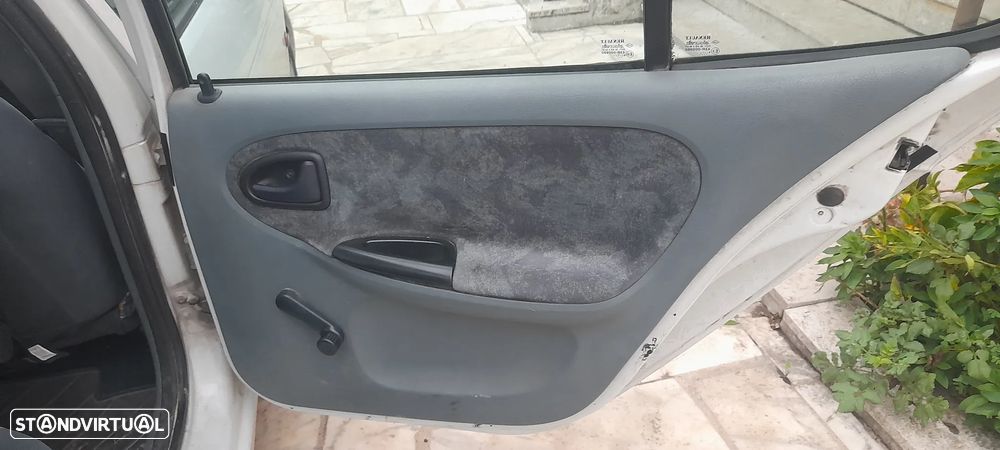 Renault Mégane Classic 1.4 RN AC - 9