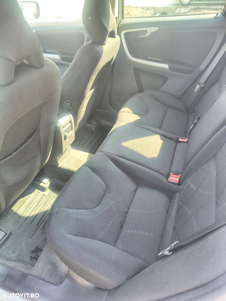 Volvo XC 60 D3 AWD Kinetic - 8