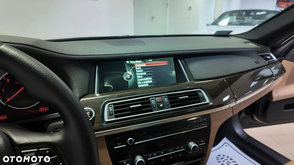 BMW Seria 7 730d xDrive - 24