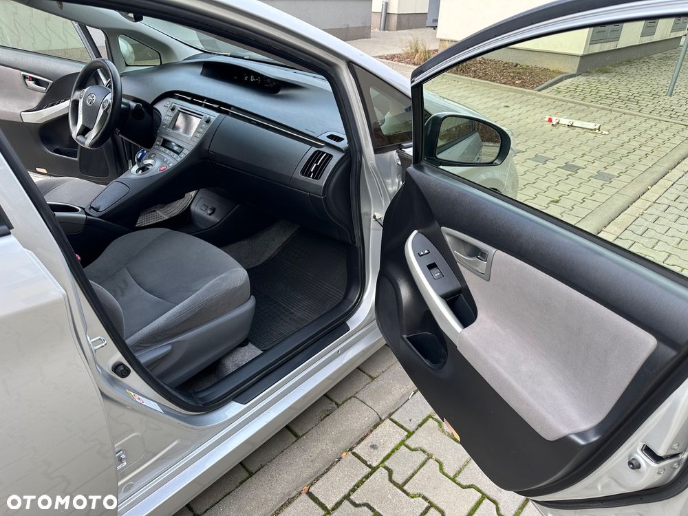 Toyota Prius 1.8 HSD Active - 26