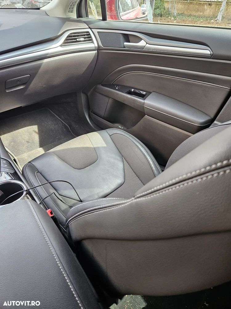 Ford Mondeo 2.0 TDCi Powershift Titanium - 21