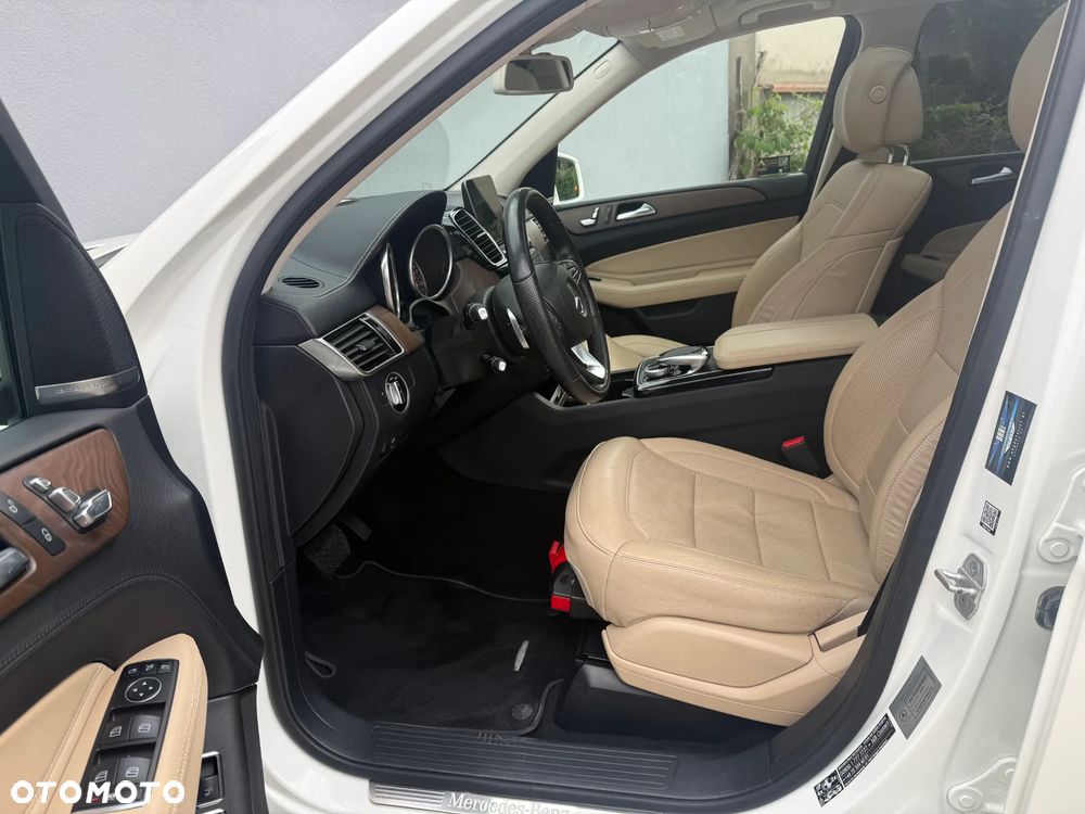 Mercedes-Benz GLS - 10