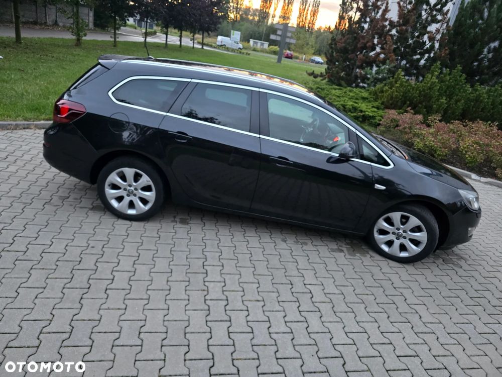 Opel Astra 1.4 T Cosmo - 14