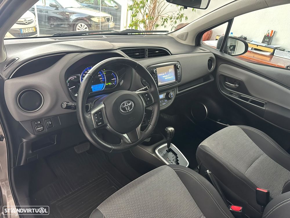 Toyota Yaris 1.5 HSD Active - 21