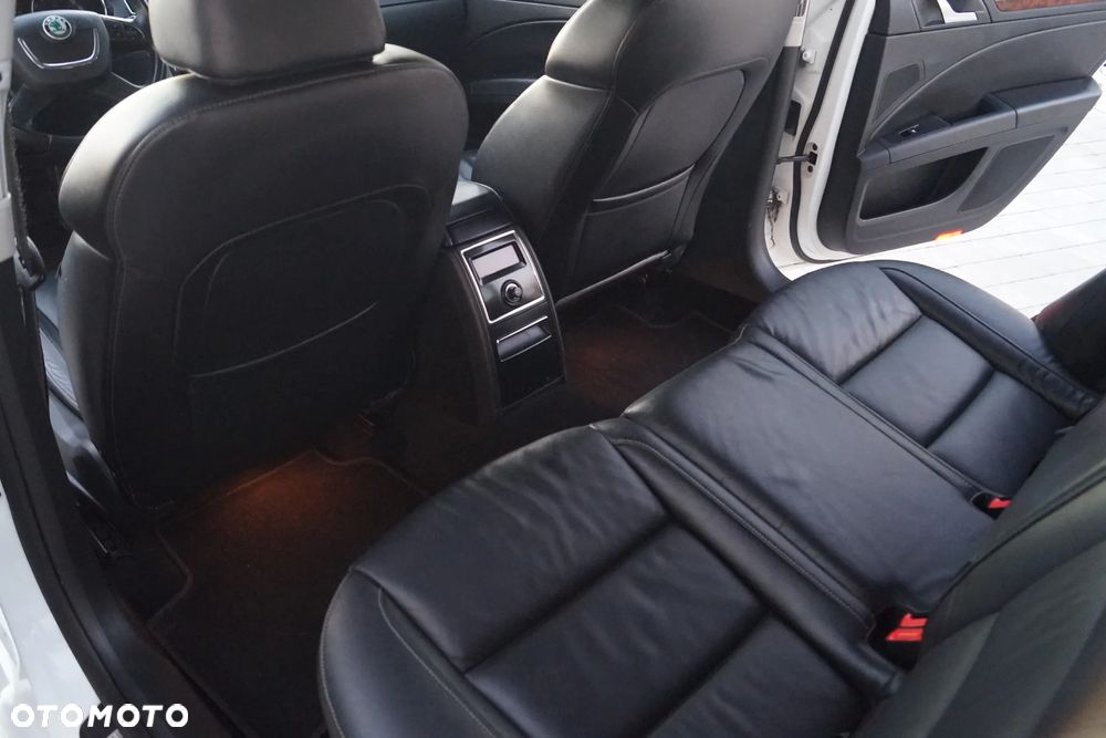 Skoda Superb 2.0 TDI Exclusive - 8