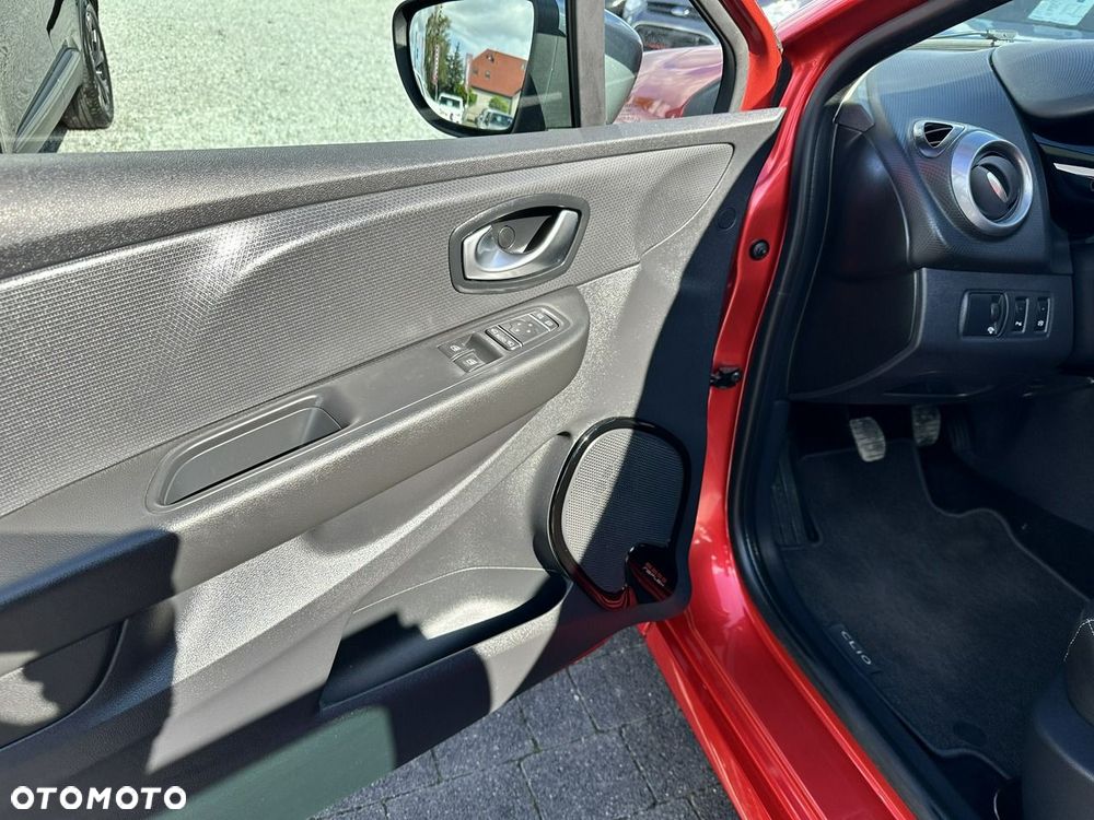 Renault Clio - 17