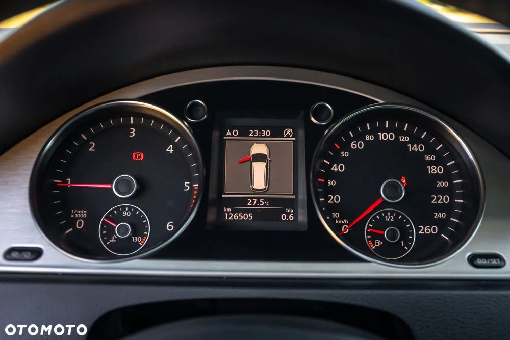 Volkswagen Passat 2.0 TDI BlueMotion Technology Comfortline - 26