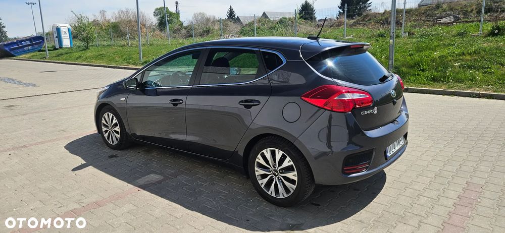 Kia Ceed 1.6 CRDi 136 ISG UEFA EURO 2016 - 4