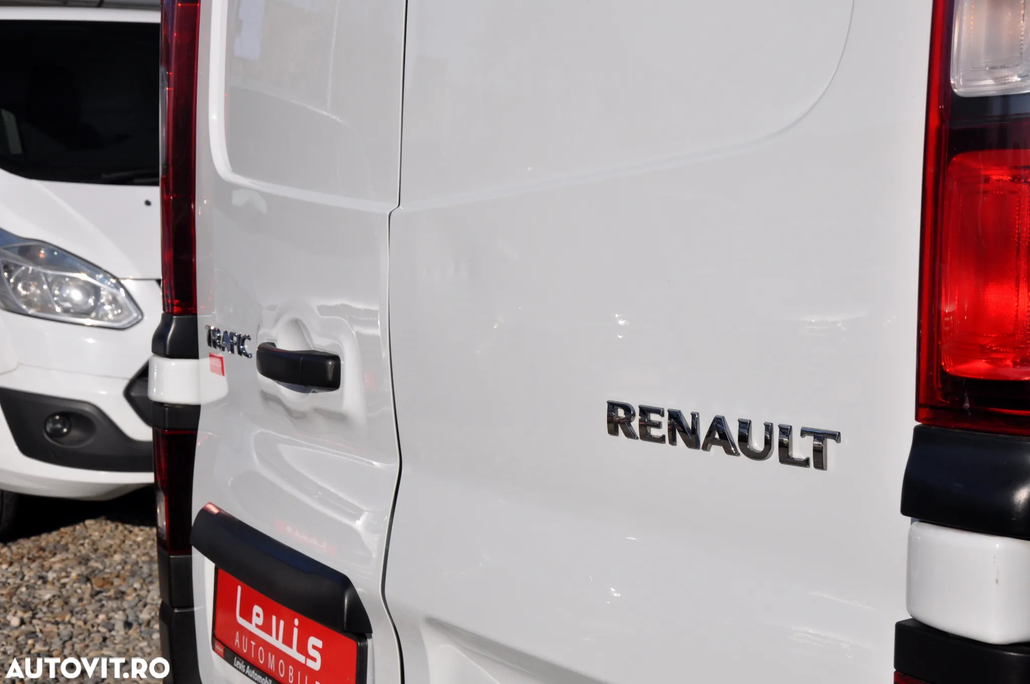 Renault Trafic L2H1 Van - 35