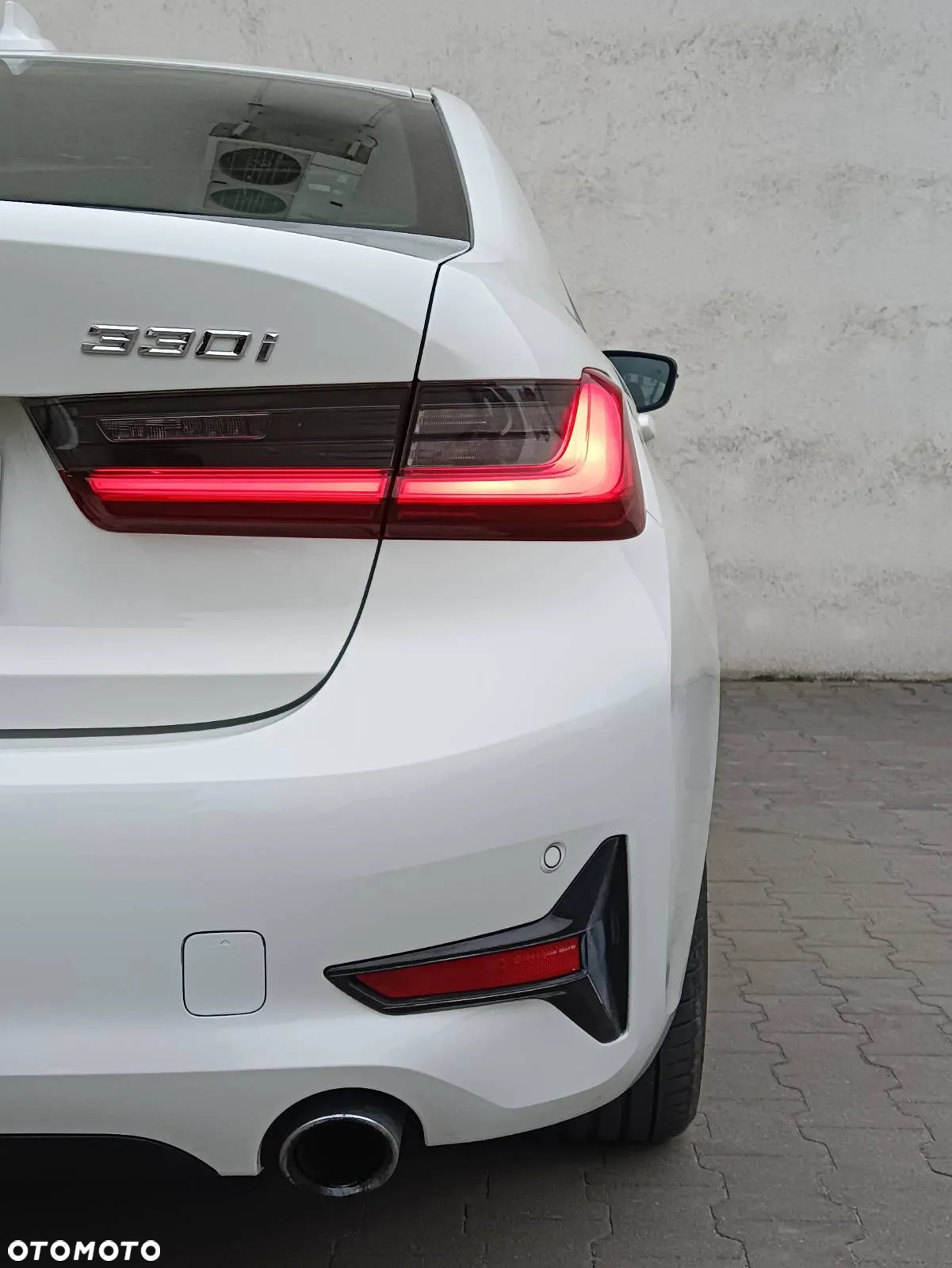 BMW Seria 3 330i - 32