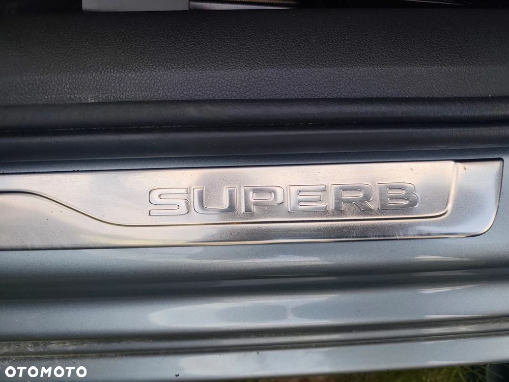 Skoda Superb 2.0 TDI SCR Style DSG - 23