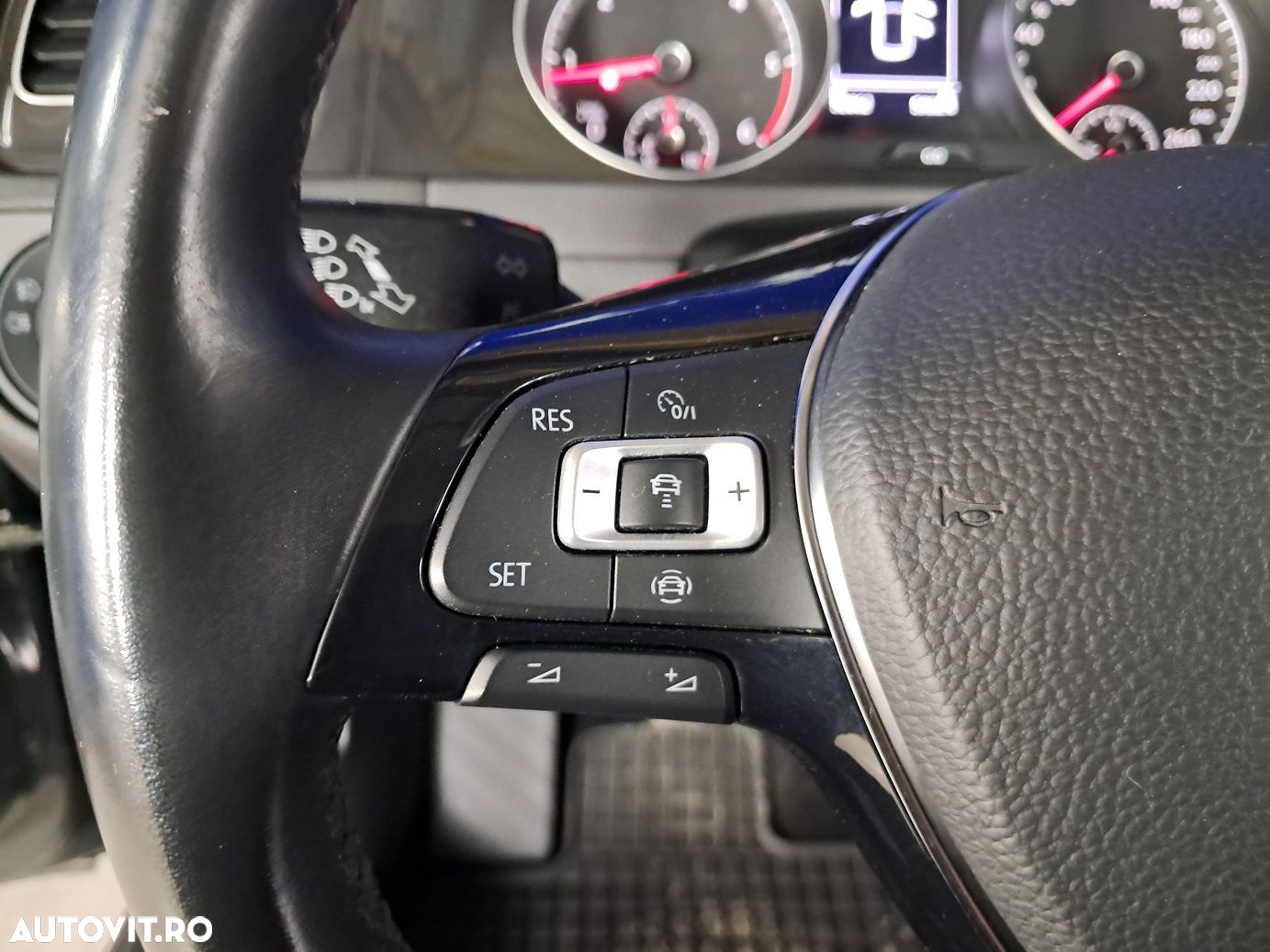 Volkswagen Golf - 12