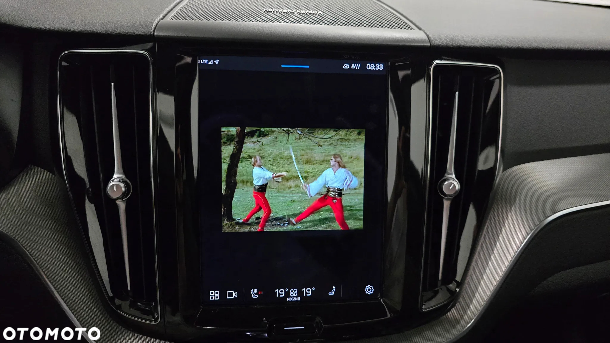 Volvo XC 60 B4 D AWD Plus Dark - 34