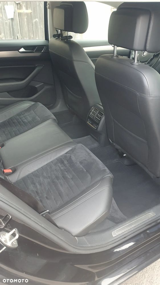 Volkswagen Passat Variant 2.0 TDI SCR 4Motion DSG Highline - 14