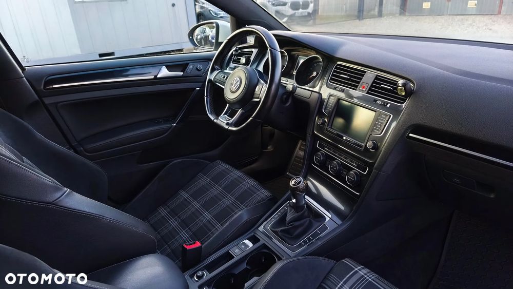 Volkswagen Golf GTD (BlueMotion Technology) - 27