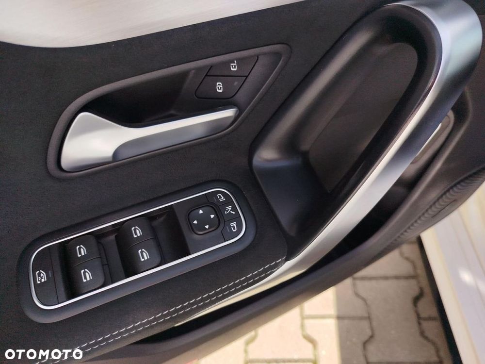 Mercedes-Benz CLA - 14