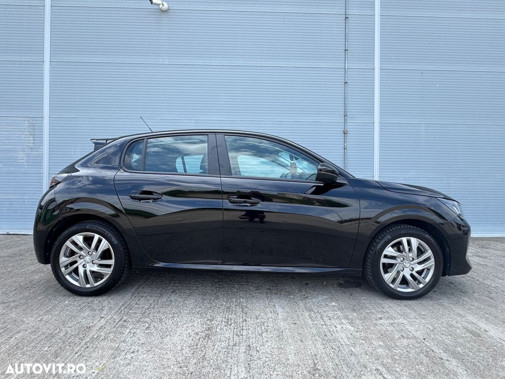 Peugeot 208 - 17