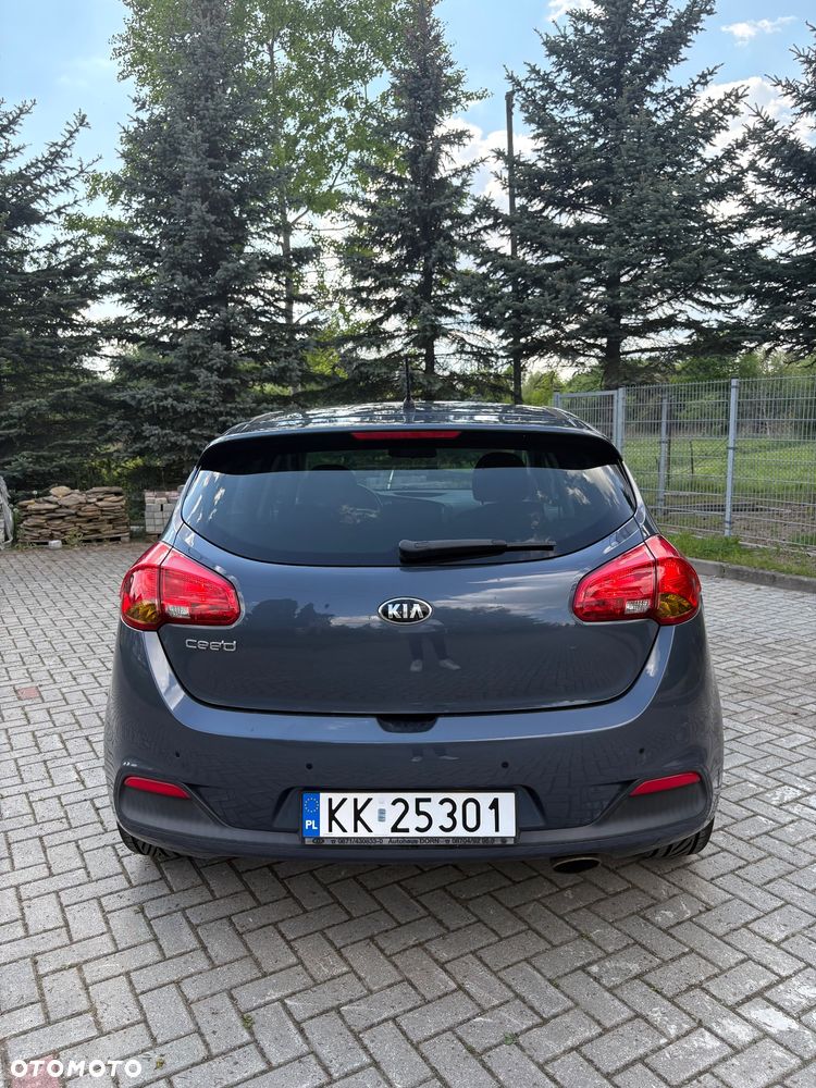 Kia Ceed 1.4 L - 8
