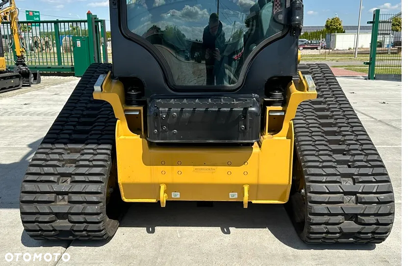 Caterpillar 249D3 - 32