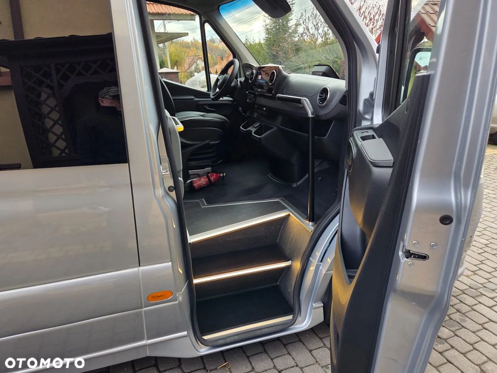 Mercedes-Benz Sprinter - 14