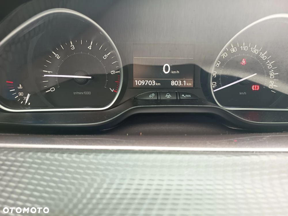 Peugeot 2008 1.2 Pure Tech Style - 15