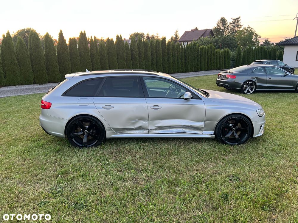 Audi RS4 Avant - 4