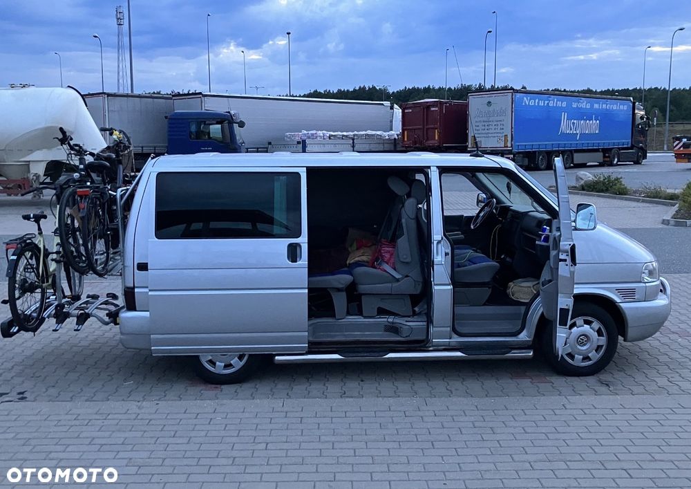 Volkswagen Multivan - 36