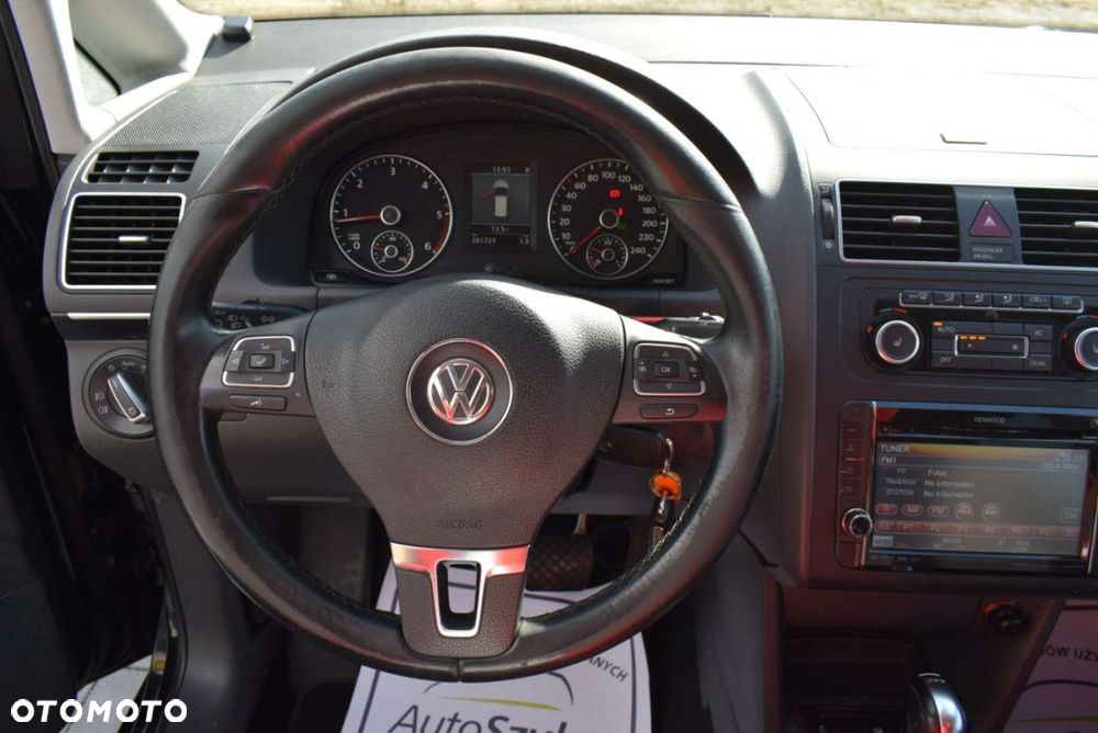 Volkswagen Touran - 28