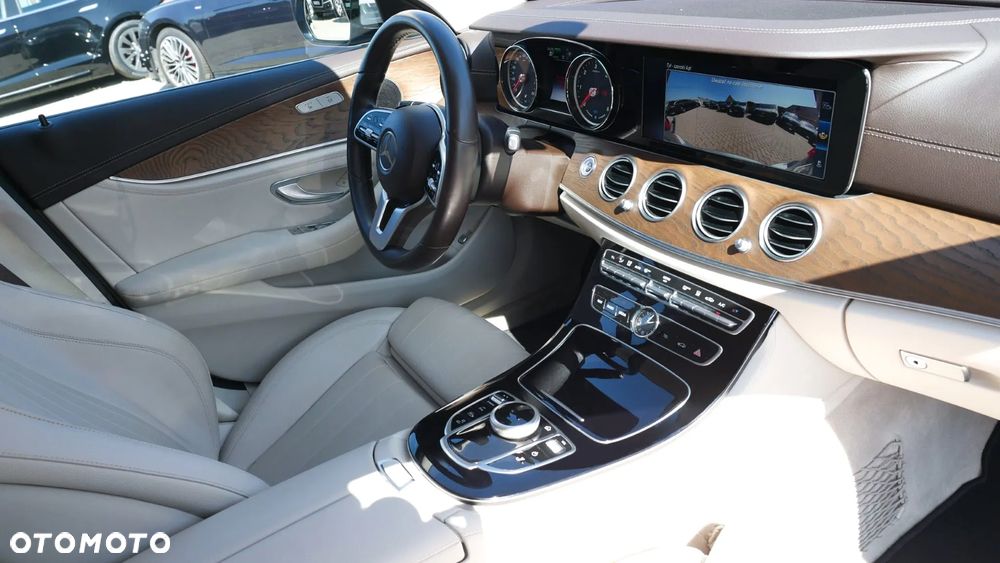 Mercedes-Benz Klasa E 300 de 9G-TRONIC Exclusive - 18
