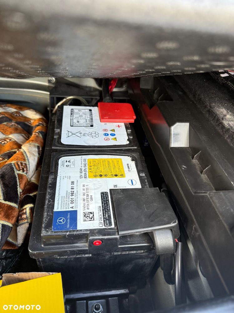 Mercedes-Benz Klasa C 220 T CDI DPF Automatik Avantgarde - 32