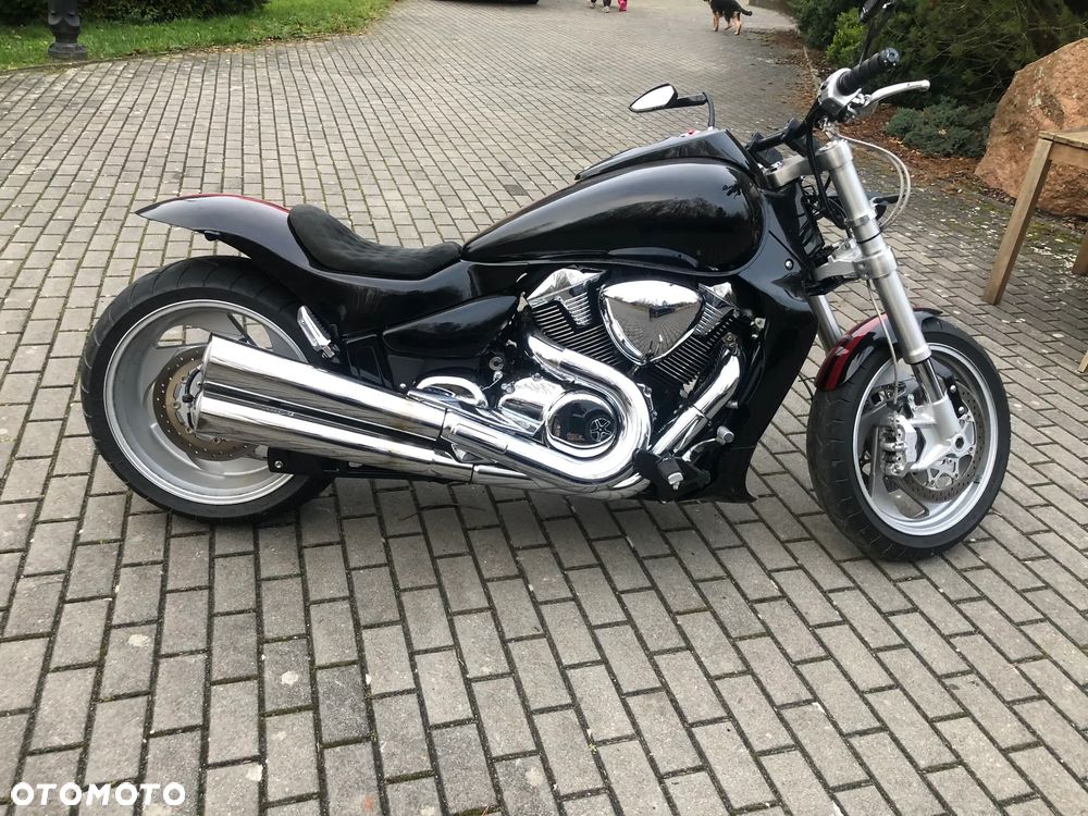 Suzuki Intruder - 1