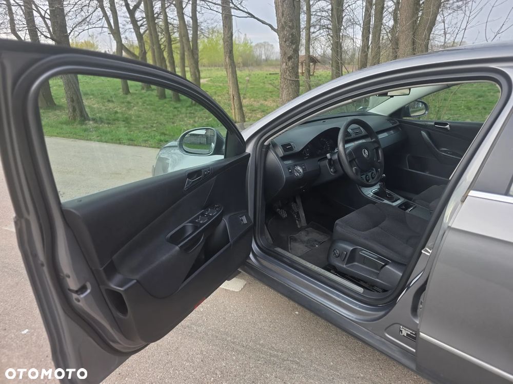 Volkswagen Passat 1.9 TDI Comfortline - 15