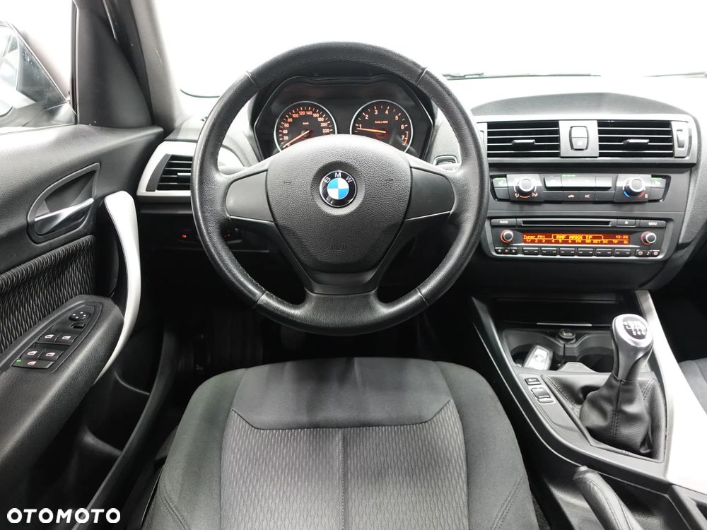 BMW Seria 1 114i - 31