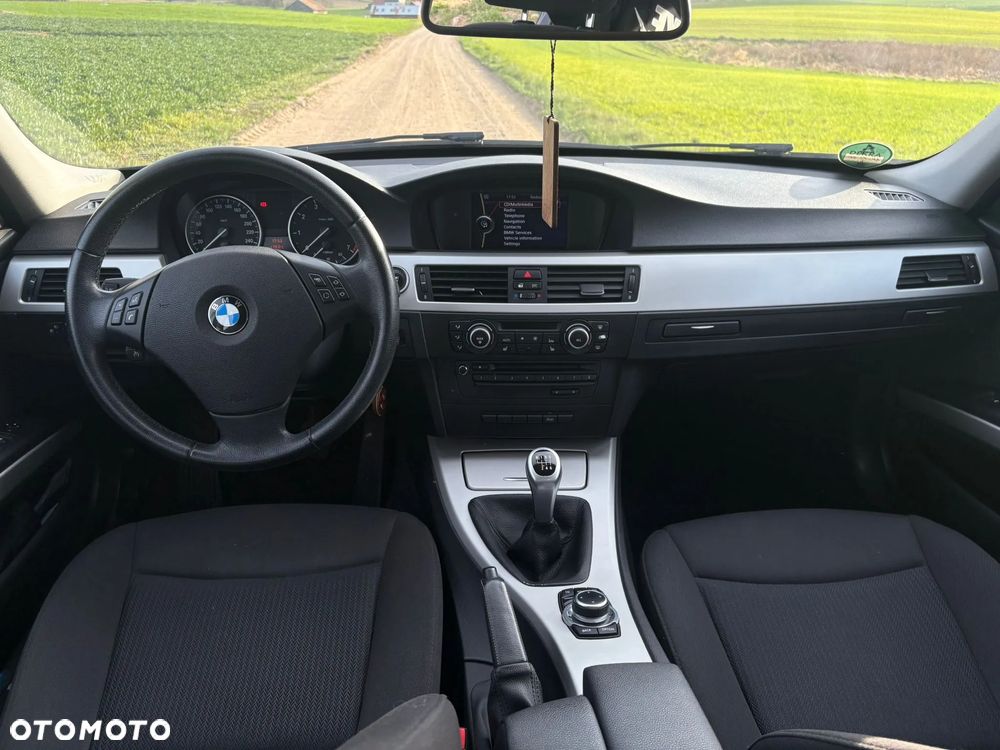 BMW Seria 3 318i - 13