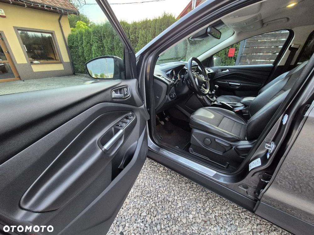 Ford Kuga 2.0 TDCi 2x4 Titanium - 19