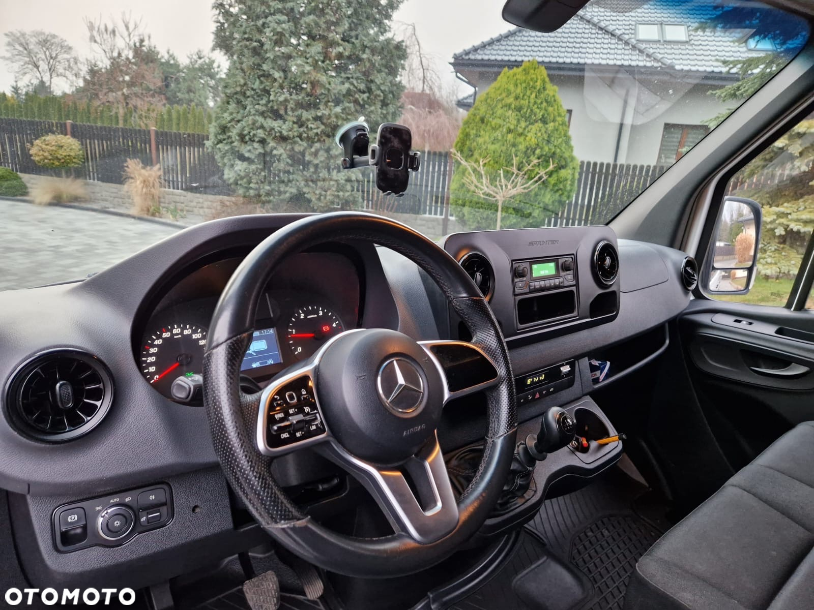 Mercedes-Benz Sprinter - 12