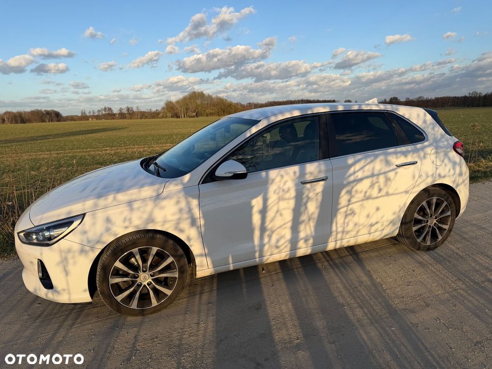 Hyundai i30 1.4 T-GDI Premiere Luxury DCT - 8