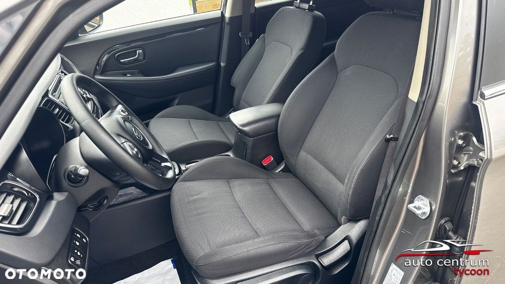 Kia Carens - 16