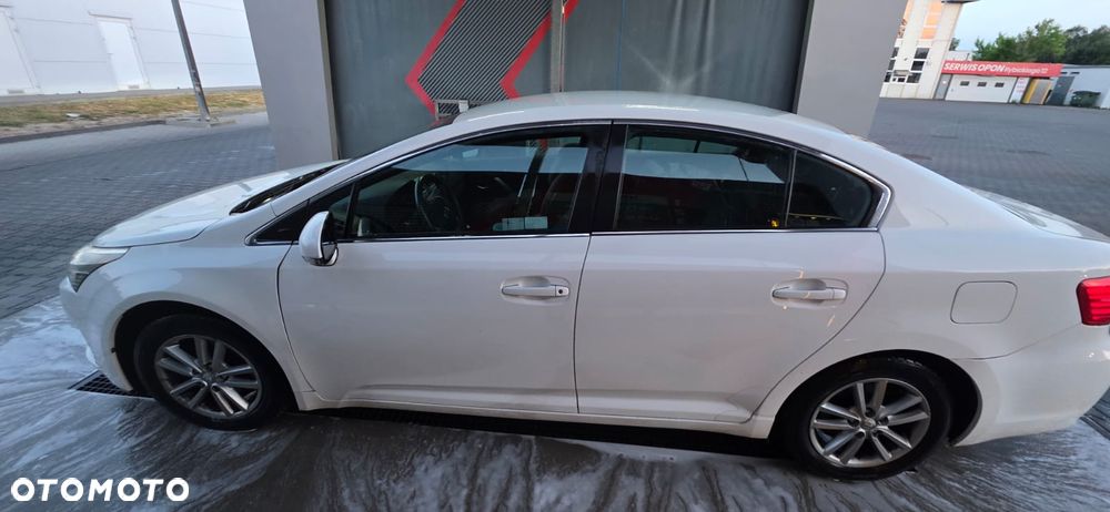 Toyota Avensis 2.0 D-4D Luna - 17