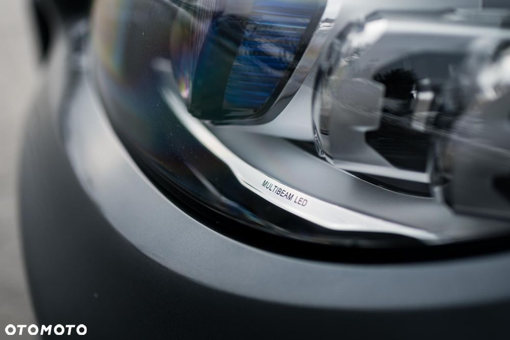 Mercedes-Benz Klasa C 400 4MATIC 9G-TRONIC - 40