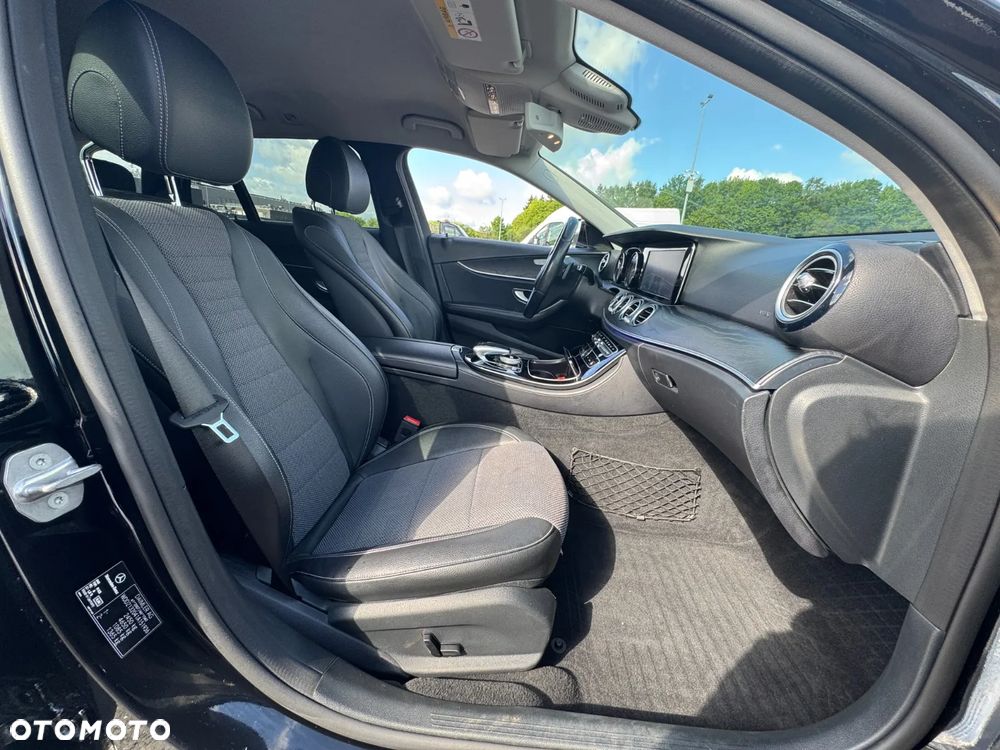 Mercedes-Benz Klasa E 220 d 4-Matic 9G-TRONIC - 15