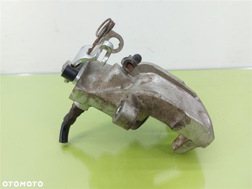 Zacisk hamulcowy tył lewy Audi 80 B4 1991-1995 2,0 BENZYNA - 3