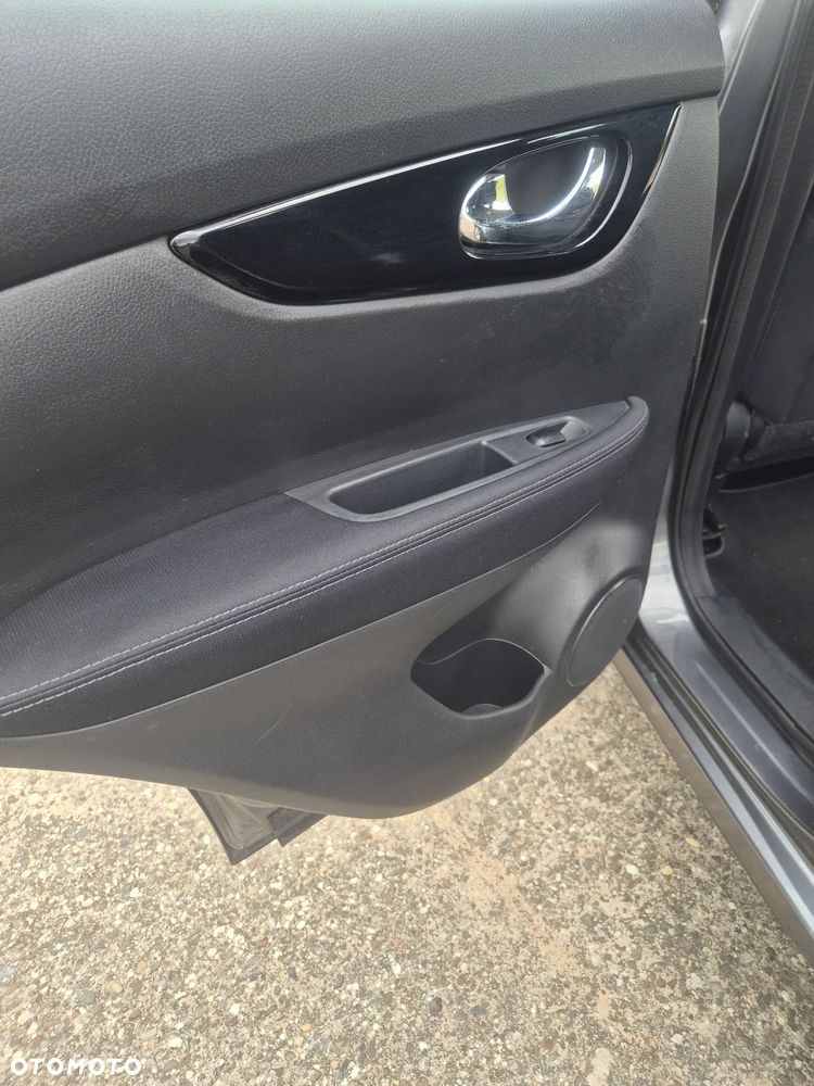 Nissan Qashqai 1.5 dCi N-Tec - 31