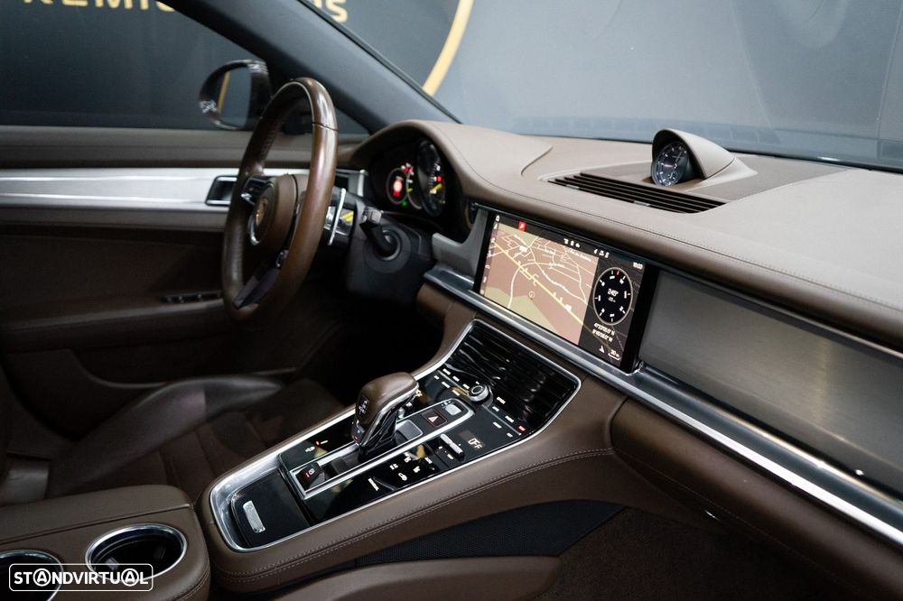 Porsche Panamera Sport Turismo 4 E-Hybrid - 6