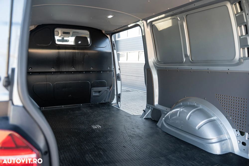 Volkswagen Transporter T6.1 DSG Lang - 28