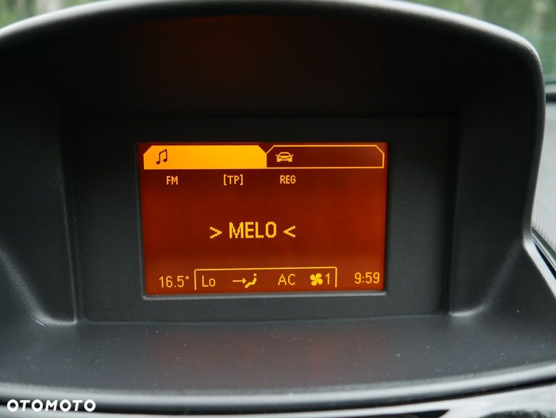 Opel Corsa 1.4 16V Innovation - 14