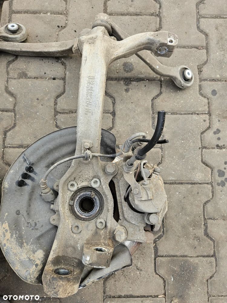 Audi A6 C6  2.0 TDI  zwrotnica piasta przód przednia prawa lewa 4F0258 4F0257 - 3