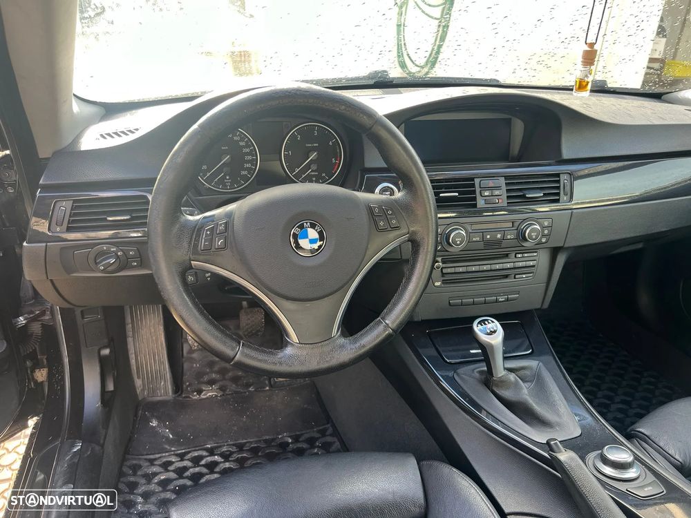 BMW 320 d Coupe - 12