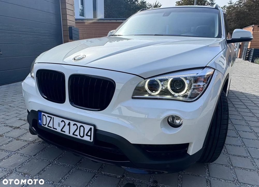 BMW X1 xDrive28i Sport Line - 1